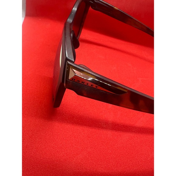 Oakley Holbrook Polarized Sunglasses Tortoise Shell Fire Lenses what the case main image 5